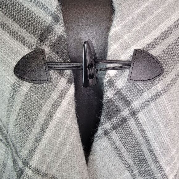 Max Studio Nwt Plaid Fringe Poncho Scarf Wrap One Size - Picture 3 of 7